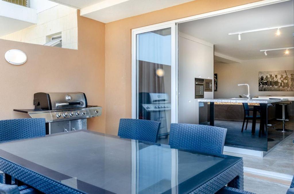 Hygge Holiday Home With Large Communal Pool And Private Hot Tub Xagħra エクステリア 写真